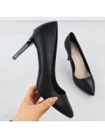 Černé lodičky na jehlovém podpatku Sergio Leone 1339