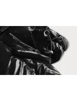 Krátká černá prošívaná dámská bunda s kapucí (CAN-333) Krátká černá prošívaná dámská bunda s kapucí (CAN-333)