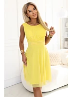 676-3 Svatební šaty s tylovou vrstvou a zvýrazněným pasem - citron limoncello 676-3 Svatební šaty s tylovou vrstvou a zvýrazněným pasem - citron limoncello