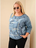 Dámská bavlněná halenka Plus Size s potiskem a výstřihem U džíny modrá Dámská bavlněná halenka Plus Size s potiskem a výstřihem U džíny modrá