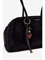 Eko semišová kabelka s přívěskem Černá Noelia