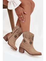 Semišové kožené dámské kotníky s perforací na podpatku Zazoo 3844 Béžové Semišové kožené dámské kotníky s perforací na podpatku Zazoo 3844 Béžové