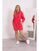 Zateplené šaty s kapucí v malinové barvě Zateplené šaty s kapucí v malinové barvě