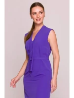 S410 Šaty áčkového střihu s vázáním a výstřihem do V - fialové