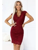 316-12 Krajkové šaty s krátkými rukávy a výstřihem - Bordeaux