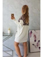 Velurové šaty s maskovacím motivem ecru Velurové šaty s maskovacím motivem ecru