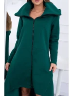 Zateplené šaty s delšími boky tmavě zelené
