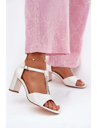 Dámské Sandály Na Podpatku S Dekorativním Páskem Eko Kůže Bílé Triavera