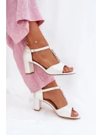 Dámské Sandály Na Podpatku S Dekorativním Páskem Eko Kůže Bílé Triavera