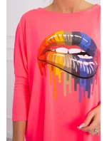 Oversize halenka s potiskem duhových rtů růžová neonová Oversize halenka s potiskem duhových rtů růžová neonová