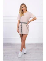 Šaty s ozdobným páskem béžové Šaty s ozdobným páskem béžové