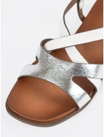 Originální bílé sandály dámské na plochém podpatku Originální bílé sandály dámské na plochém podpatku