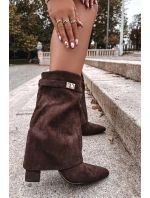 Zateplené dámské kozačky na podpatku s ozdobným páskem čokoládové Luvielle Zateplené dámské kozačky na podpatku s ozdobným páskem čokoládové Luvielle