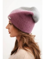Dámská zimní čepice z huňaté pleteniny s ozdobnou aplikací šedá + tmavě fialová
