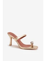 Dámské lodičky na podpatku s ozdobným detailem Zlaté Lorissa