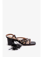 Šněrovací sandály na nízkém podpatku zdobené černými cvočky Chrisele