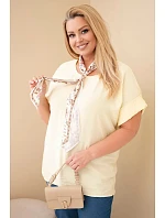 Dámská viskózová halenka pro plnoštíhlé s krátkým rukávem a ozdobným šátkem žlutá Dámská viskózová halenka pro plnoštíhlé s krátkým rukávem a ozdobným šátkem žlutá