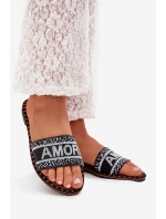 Dámské Pantofle Na Plochém Podpatku Se Zdobením Amore Černé Avelina Dámské Pantofle Na Plochém Podpatku Se Zdobením Amore Černé Avelina