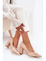 Dámské lodičky na širokém podpatku s ozdobou Celira – béžové Dámské lodičky na širokém podpatku s ozdobou Celira – béžové
