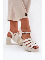 Dámské lakované kožené sandály na sloupku - světle béžové Vinceza