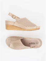 Klasické dámské  sandály zlaté na klínku