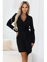 670-1 Elegantní tmavě modré šaty s páskem a asymetrickým spodním dílem - černé