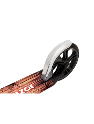 Koloběžka Razor A5 Lux 13073067 (černá barva) Koloběžka Razor A5 Lux 13073067 (černá barva)