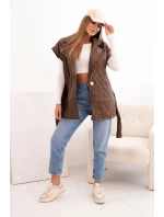 Dámská prošívaná vesta s páskem a širokým límcem hnědá