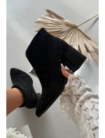 Dámské kotníkové boty na podpatku se zdobením D&A MR52-133 Černé