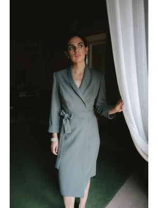 S415 Košilové šaty vázané v pase - khaki barva S415 Košilové šaty vázané v pase - khaki barva