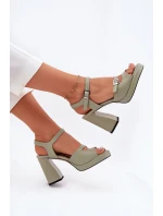 Dámské kožené sandály na podpatku Vinceza 77110 zelené Dámské kožené sandály na podpatku Vinceza 77110 zelené