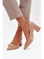 Dámské lakované lodičky na blokovém podpatku s ozdobou Isoline – nude Dámské lakované lodičky na blokovém podpatku s ozdobou Isoline – nude