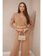 Kombinéza s ozdobným páskem v pase Velbloud