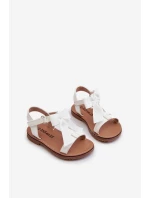 Lakované dětské sandálky s mašlí na suchý zip, bílé Joratia
