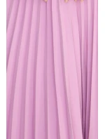 311-18 LILA Klasické plisované šaty s krátkými rukávy a páskem - WRZOSH