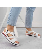 Sandály na platformě Rieker W V02Y5 white