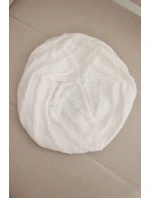Dámská zimní čepice z vlny s volným střihem a ozdobným pletením K378 bílá