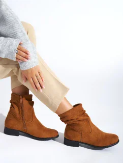 Originální dámské hnědé kotníčkové boty na plochém podpatku