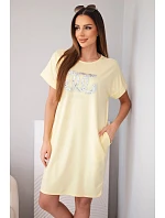 Dámské viskózové šaty s krátkým rukávem a ozdobným potiskem žlutá