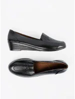 Výborné černé dámské polobotky na klínku Výborné černé dámské polobotky na klínku