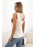 Dámská viskózová halenka s volánem ve výstřihu světle béžová