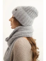 Dámský komplet čepice a dlouhého šály z měkké příze šedý