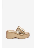 Dámské sandály na platformě zlaté Virelia