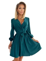 BINDY - Velmi žensky působící dámské šaty v lahvově zelené barvě s dekoltem 339-2 BINDY - Velmi žensky působící dámské šaty v lahvově zelené barvě s dekoltem 339-2