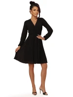 313-17 ISABELLE Polsko plisované šaty s dlouhými rukávy a výstřihem - BLACK