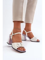 Elegantní sandály na podpatku s ozdobou bílé D&A MR38-156 Elegantní sandály na podpatku s ozdobou bílé D&A MR38-156