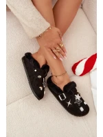 Dámské pantofle s ozdobami a sponou, zateplené kožíškem – černé Thalora