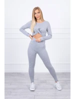 Souprava s řasením na halence šedé barvy Souprava s řasením na halence šedé barvy