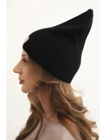 Dámská čepice s proužky a ozdobným knoflíkem s přídavkem viskózy a modalu černá