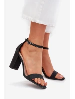 Lesklé sandály na podpatku Kavina – černé